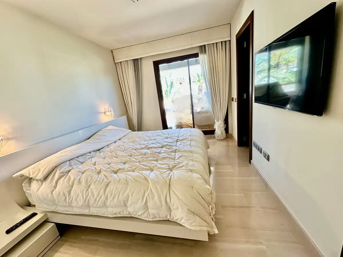 Dormitori de Dúplex en venda en Marbella amb Aire condicionat, Terrassa i Traster