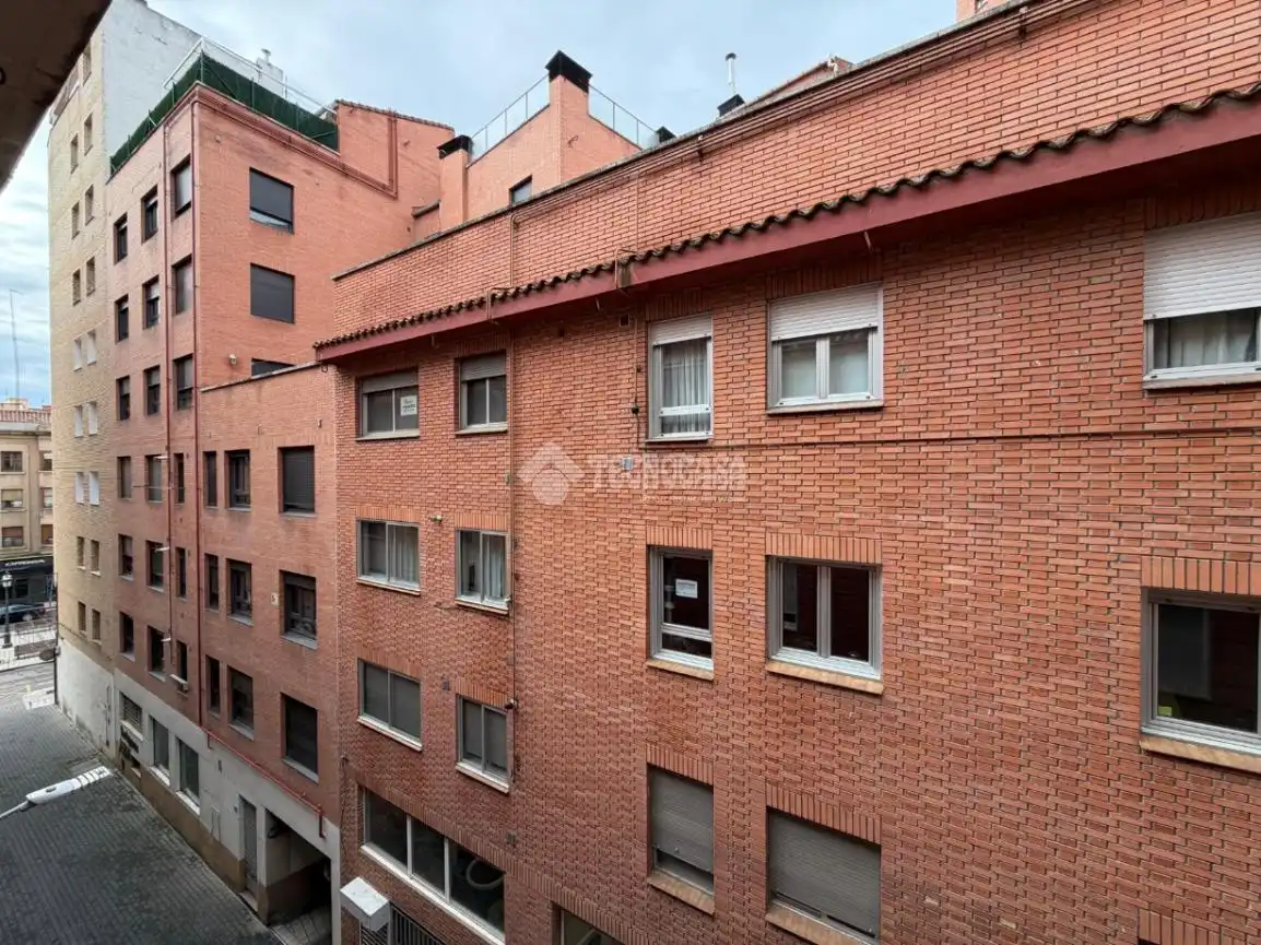 Vista exterior de Pis en venda en Palencia amb Calefacció i Parquet