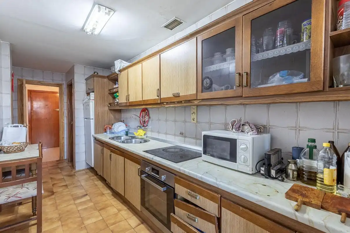 Cuina de Pis en venda en Granada amb Calefacció i Balcó