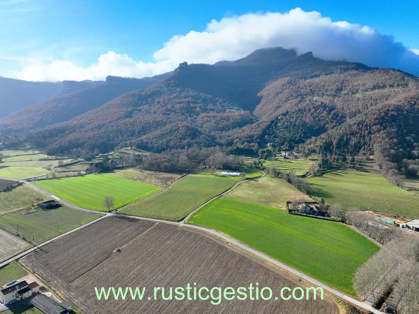 Finca rústica en venda a La Vall d'en Bas