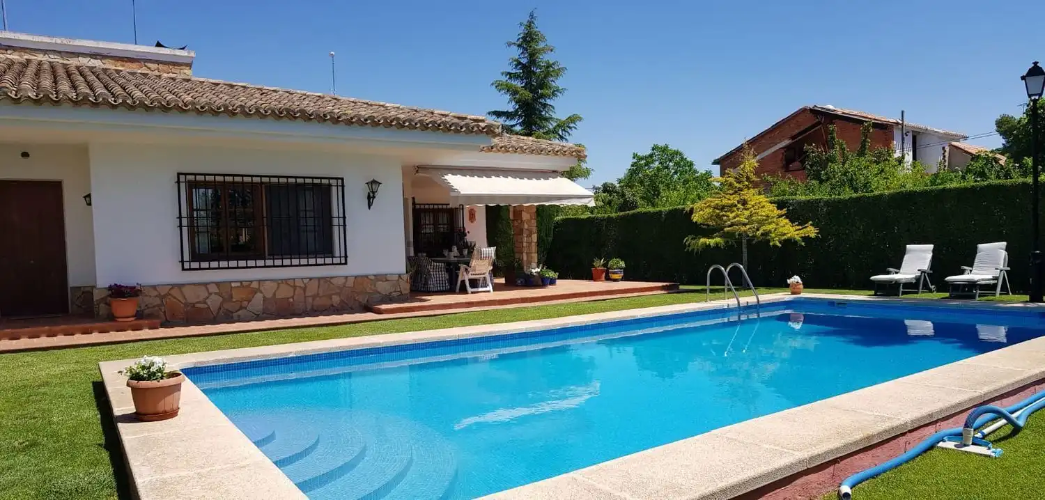 Piscina de Casa o xalet en venda en Albacete amb Aire condicionat, Jardí privat i Terrassa