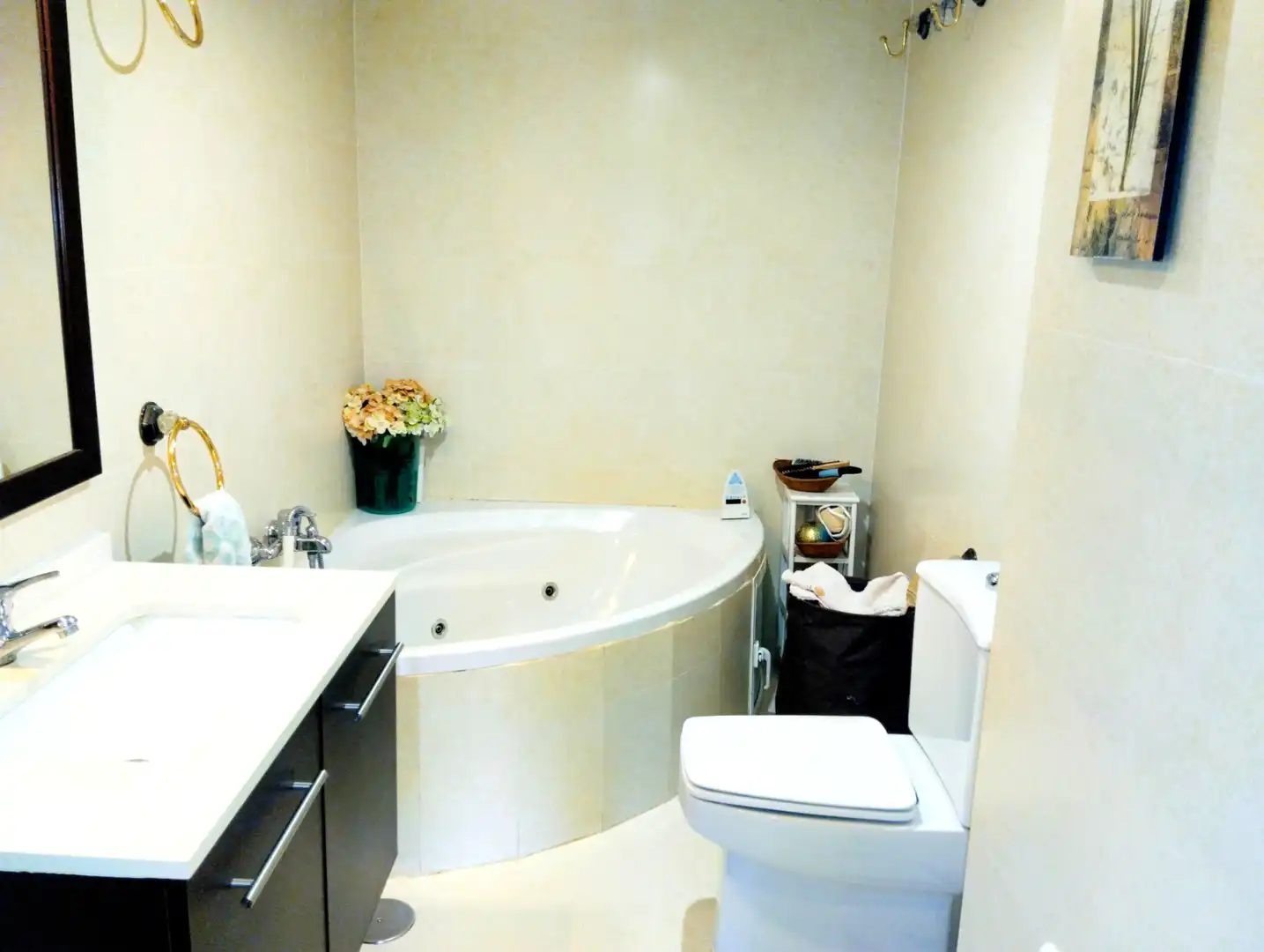 Baño de Casa adosada en venta en San Lorenzo de El Escorial con Aire acondicionado, Calefacción y Jardín privado