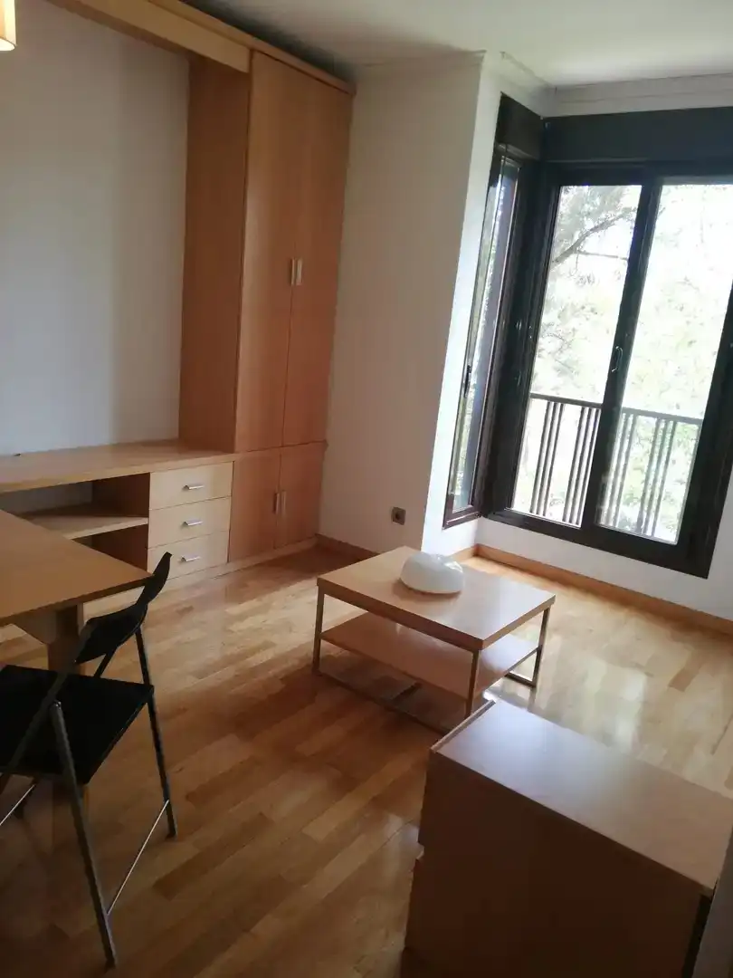 Schlafzimmer von Wohnungen zur Miete in Madrid mit Möbliert