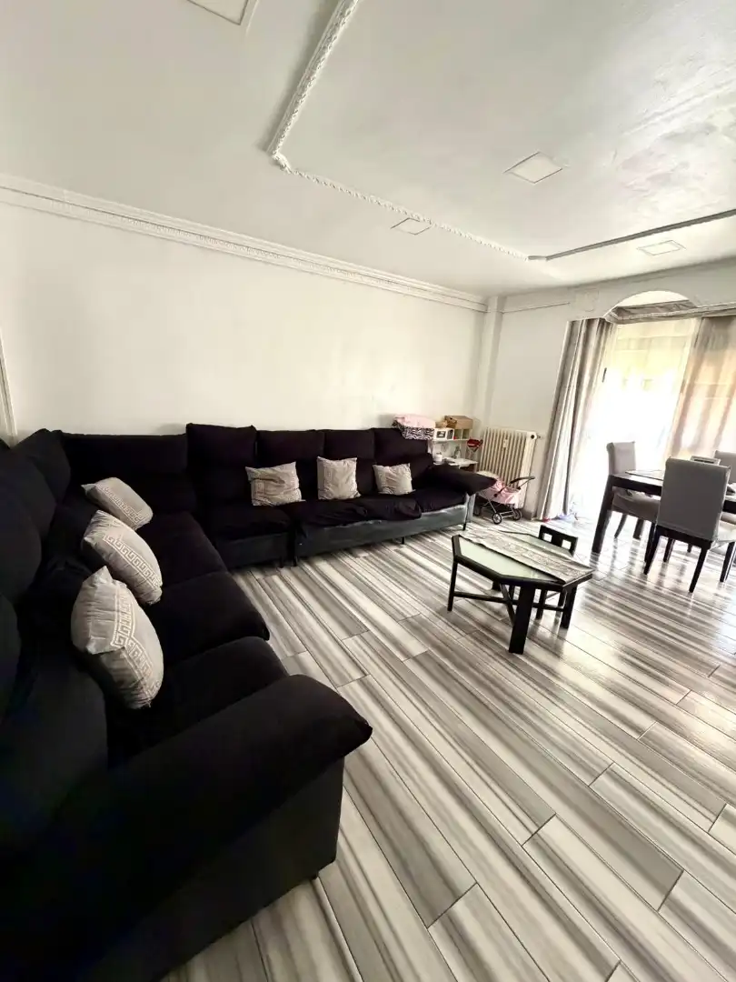 Living room of Flat for sale in Madrid  with Air Conditioner, Heating and Storage room