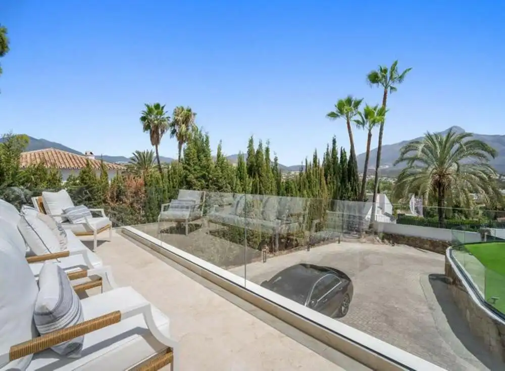 Terrace of Houses for sale in Nueva Andalucía
