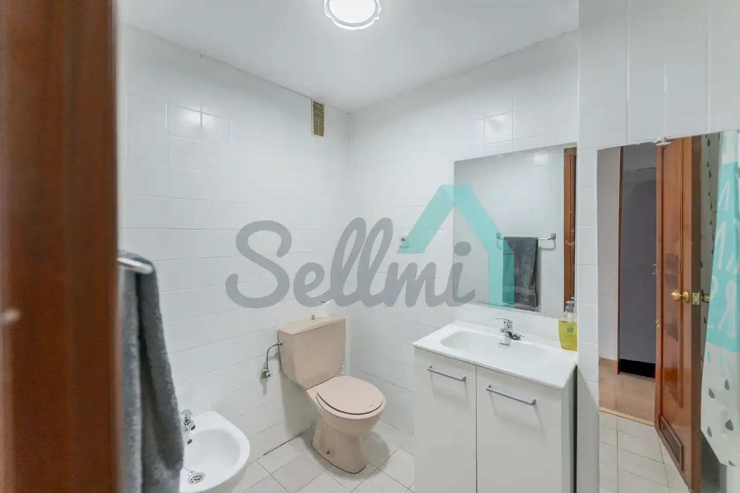 Bathroom of Flat for rent in Oviedo   with Heating, Parquet flooring and Furnished