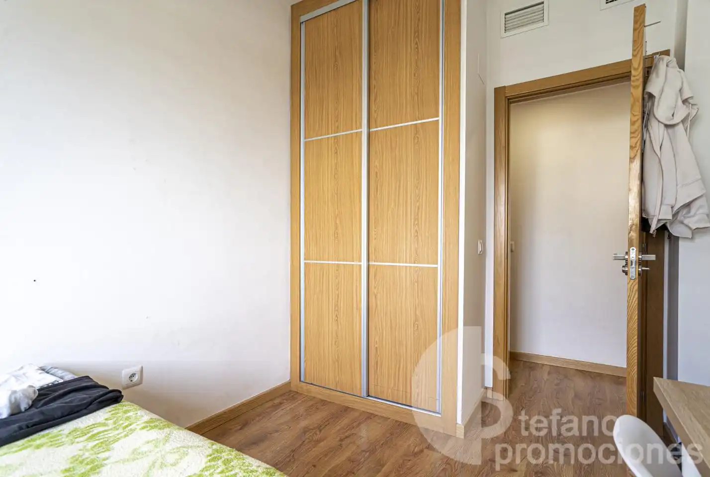 Schlafzimmer von Erdgeschoss zum Verkauf in Málaga mit Klimaanlage, Privatgarten und Parkett
