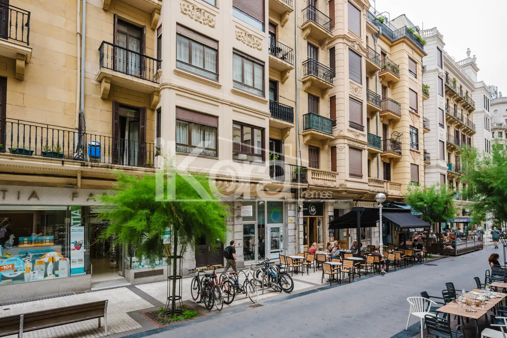 Vista exterior de Pis en venda en Donostia - San Sebastián  amb Calefacció, Parquet i Moblat