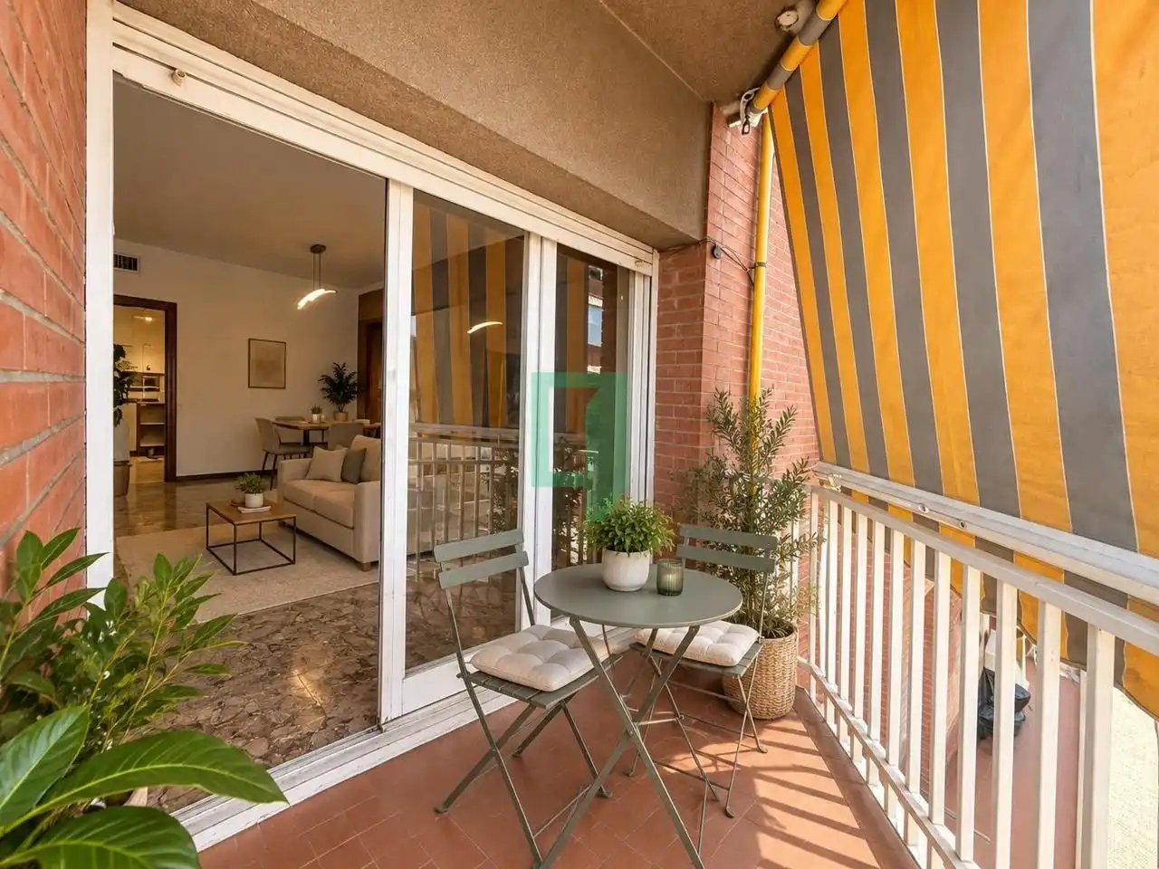 Balcony of Flat for sale in Badalona  with Air Conditioner and Balcony