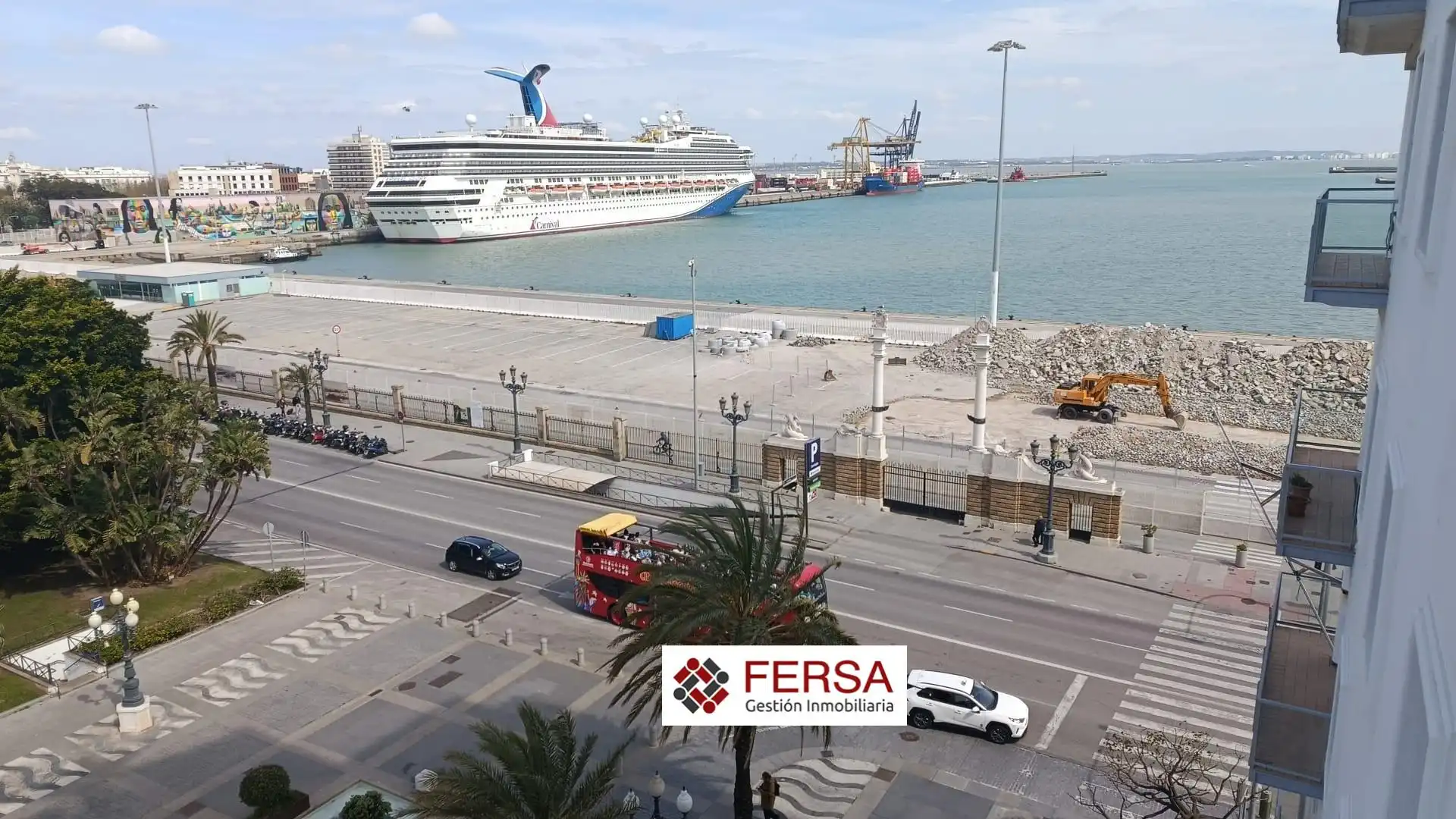Parking de Piso de alquiler en  Cádiz Capital con Aire acondicionado, Terraza y Amueblado