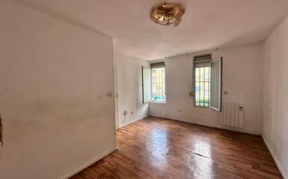 Wohnzimmer von Wohnung zum verkauf in  Madrid Capital