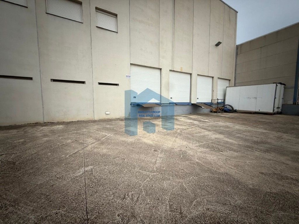 Exterior view of Industrial buildings to rent in La Pobla Llarga