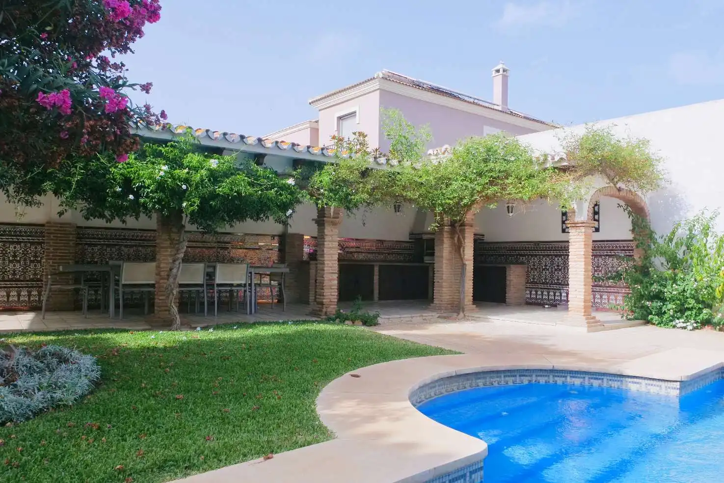 Villa con balcone in vendita a NIZA