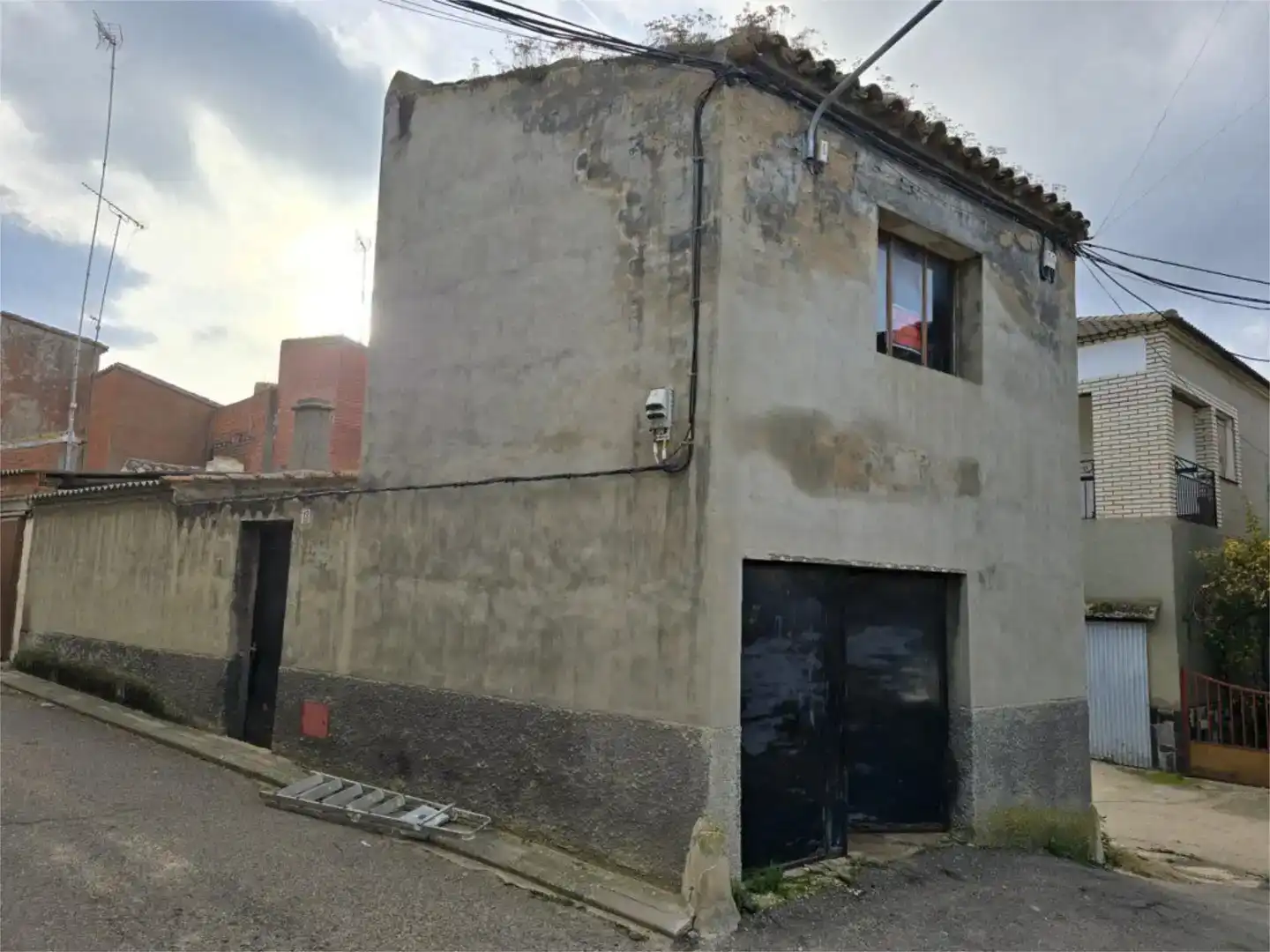 Vista exterior de Planta baja en venta en Navahermosa