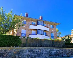 Vista exterior de Pis de lloguer en Donostia - San Sebastián  amb Balcó