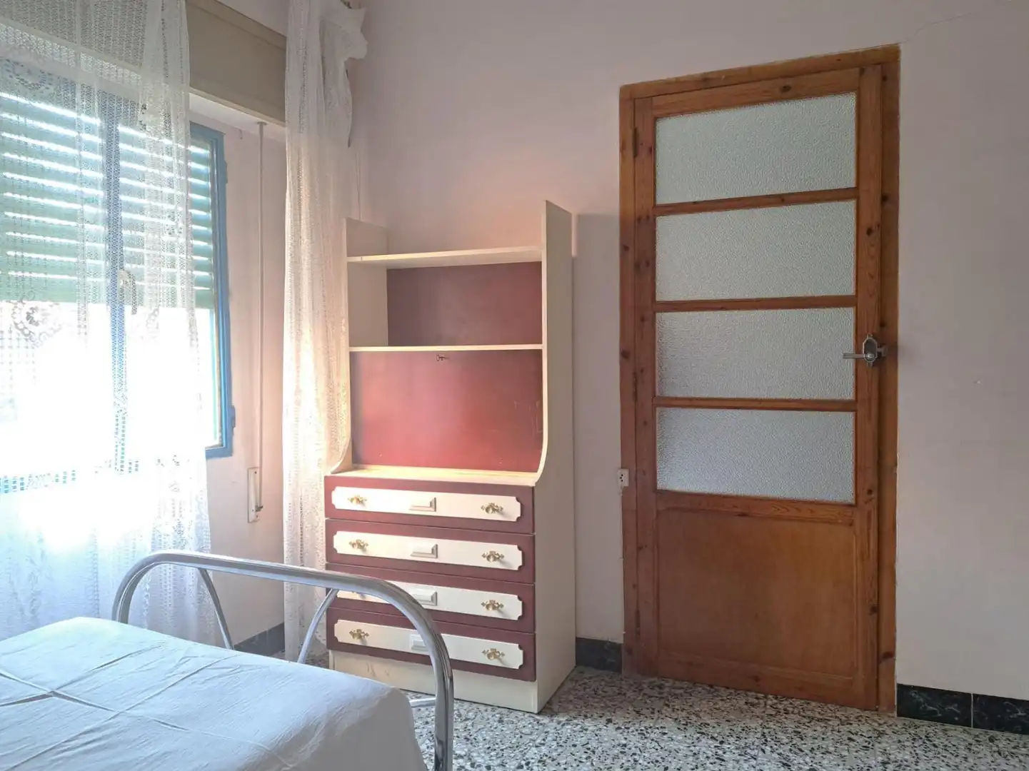 Habitación de Casa adosada en venta en Requena con Trastero
