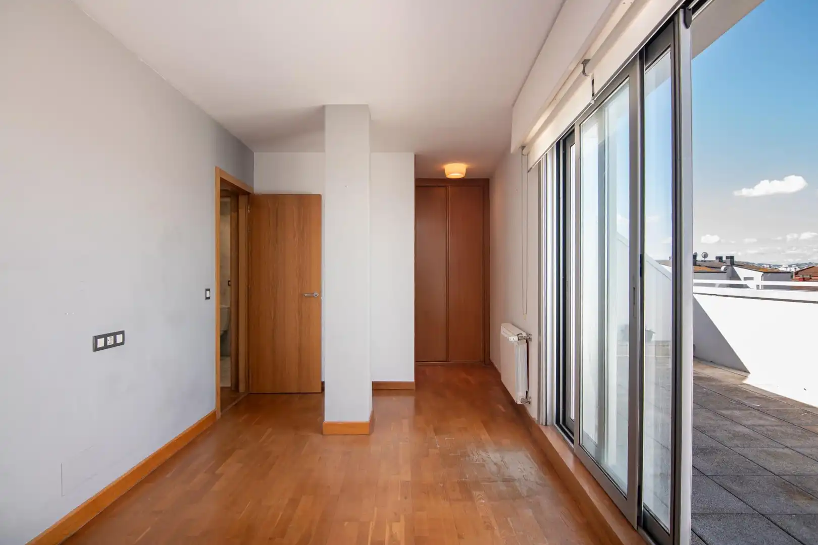 Dormitori de Àtic en venda en A Coruña Capital  amb Calefacció, Parquet i Terrassa