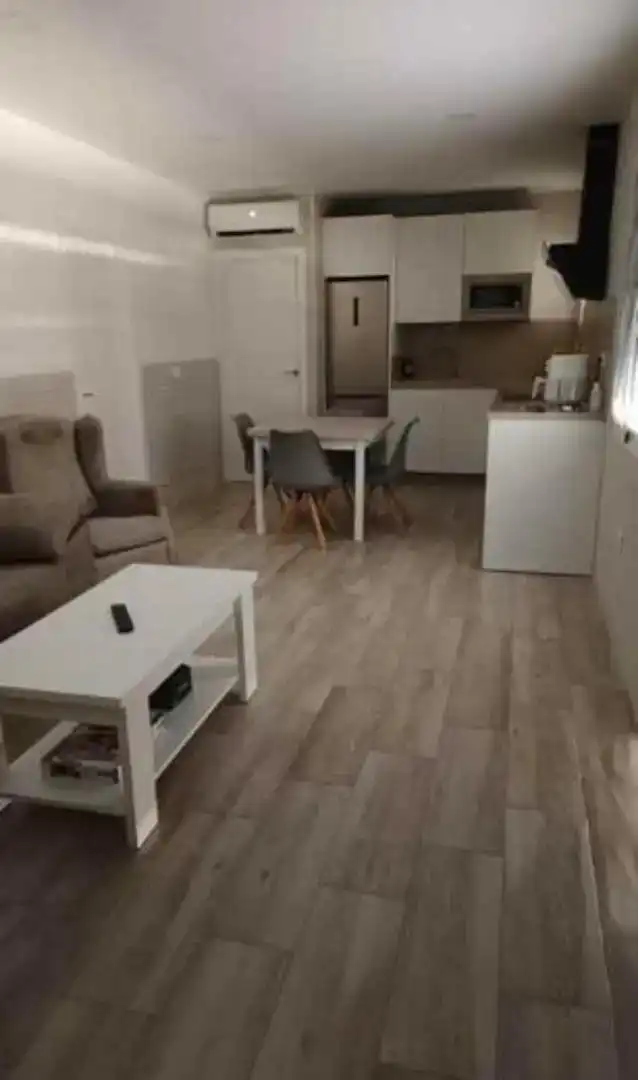 Wohnzimmer von Erdgeschoss zur Miete in Córdoba mit Klimaanlage, Möbliert und Ofen