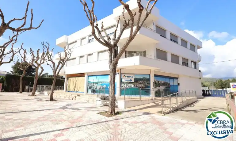 Vista exterior de Piso en venta en Llançà con Aire acondicionado, Calefacción y Amueblado