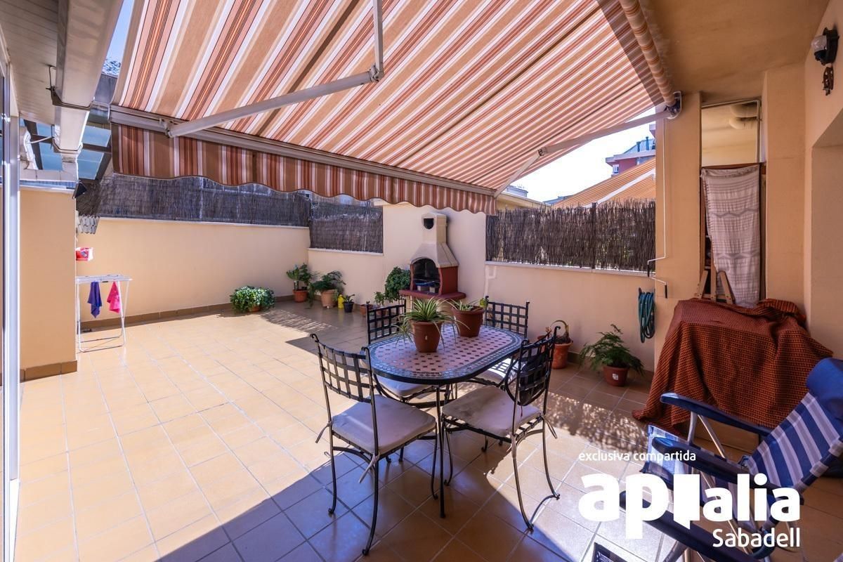 Terrasse von Erdgeschoss zum Verkauf in Sabadell mit Terrasse, Abstellraum und Alarm