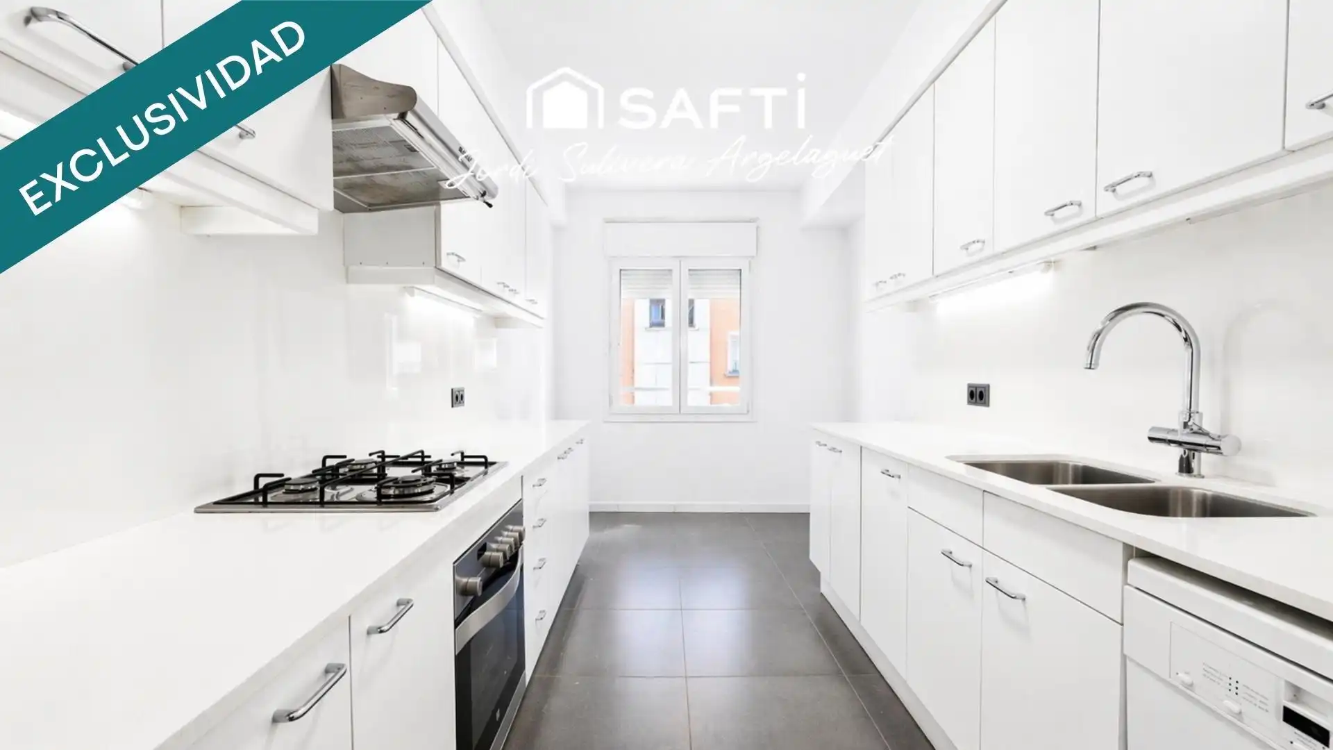 Kitchen of Flat for sale in Girona  with Air Conditioner, Heating and Terrace