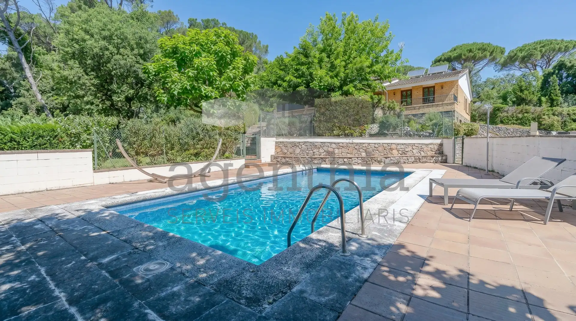 Swimming pool of Houses for sale in Quart  with Air Conditioner, Heating and Terrace