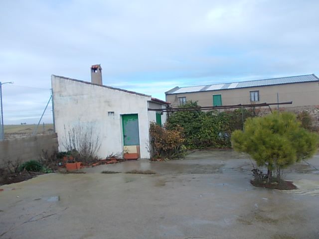 Country house for sale in Alarcón