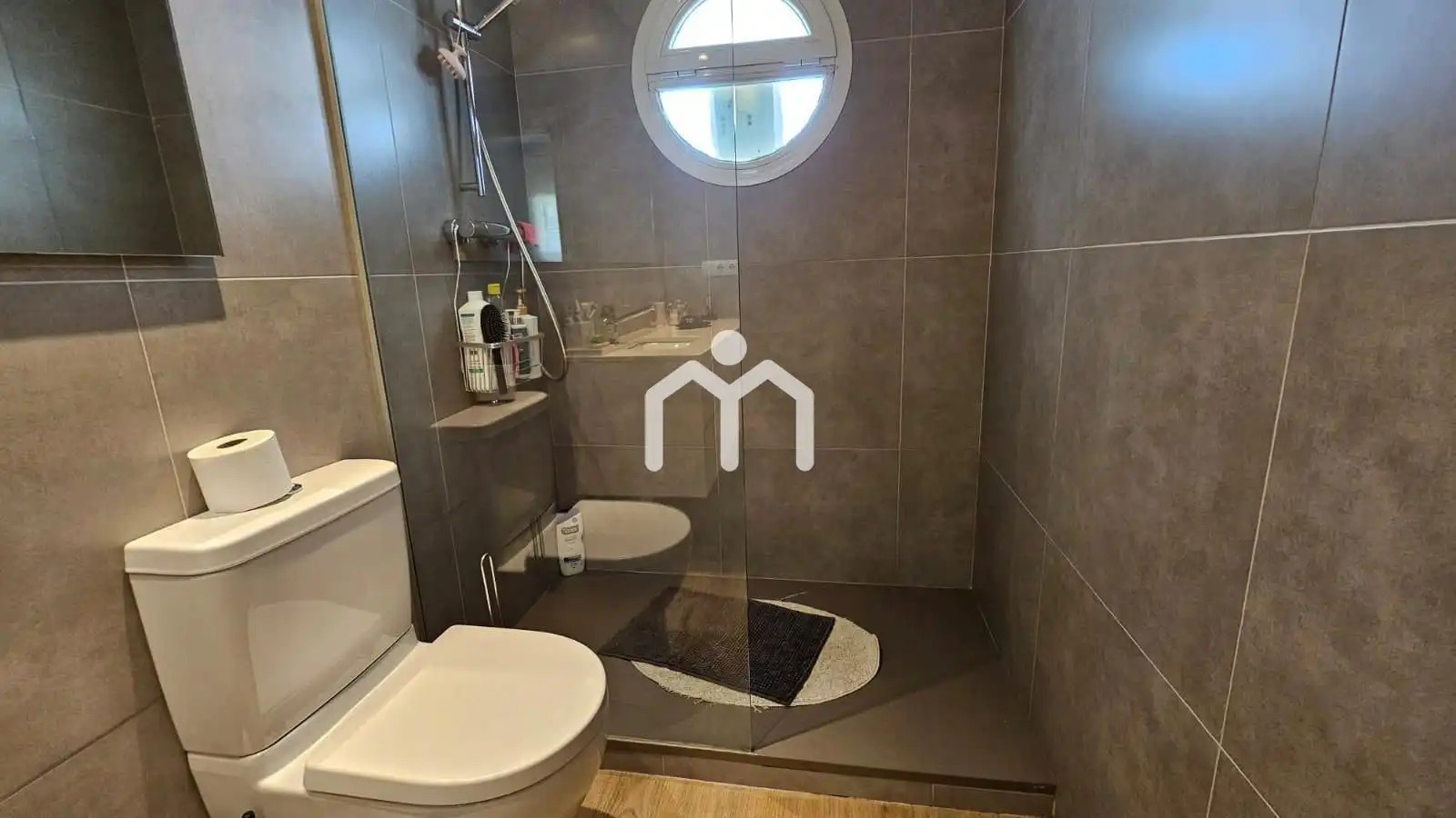 Baño de Casa o chalet en venta en Cabrils con Calefacción, Parquet y Terraza