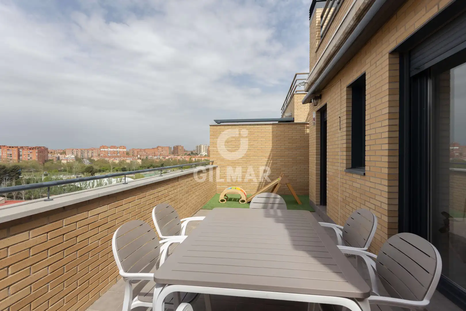 Terrasse von Maisonette zum Verkauf in Madrid mit Heizung, Privatgarten und Abstellraum