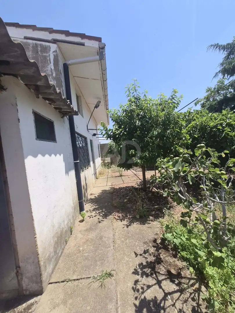 Houses for sale in Chozas de Abajo  with Heating and Swimming Pool
