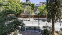 Exterior view of Flat for sale in  Barcelona Capital  with Air Conditioner, Terrace and Swimming Pool