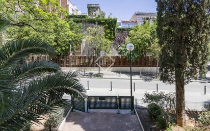 Exterior view of Flat for sale in  Barcelona Capital  with Air Conditioner, Terrace and Swimming Pool