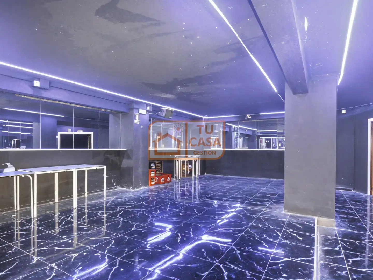 Local comercial en venda a Plaza de Albatros, imagen 3