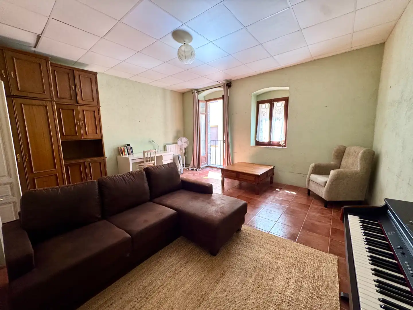 Sala d'estar de Casa adosada en venda en Sant Feliu de Guíxols amb Calefacció, Jardí privat i Terrassa