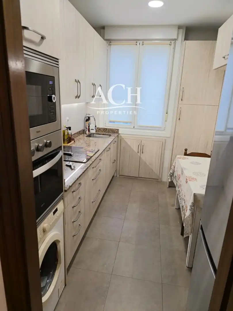 Cocina de Piso de alquiler en Bilbao  con Amueblado, Lavadora y TV