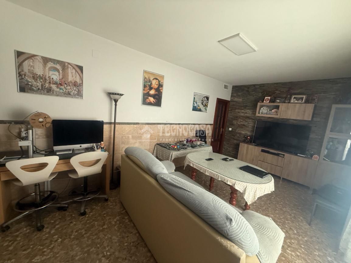 Sala d'estar de Pis en venda en Lucena amb Aire condicionat, Calefacció i Traster