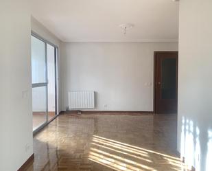 Living room of Flat to rent in  Madrid Capital  with Heating, Parquet flooring and Terrace