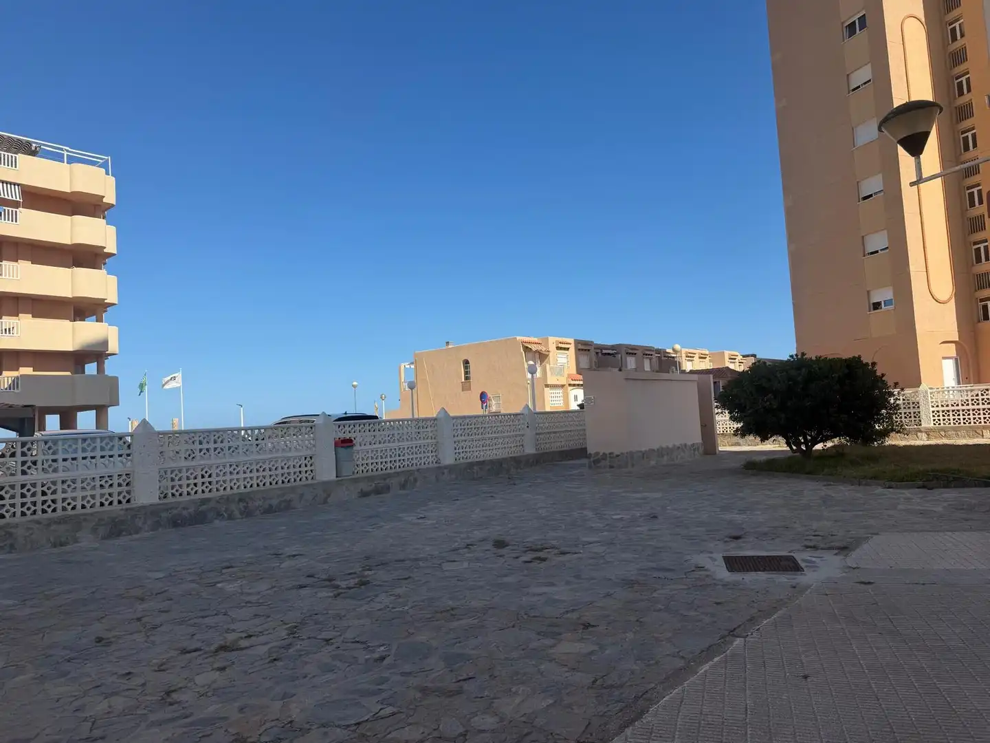 Vista exterior de Piso en venta en La Manga del Mar Menor con Terraza