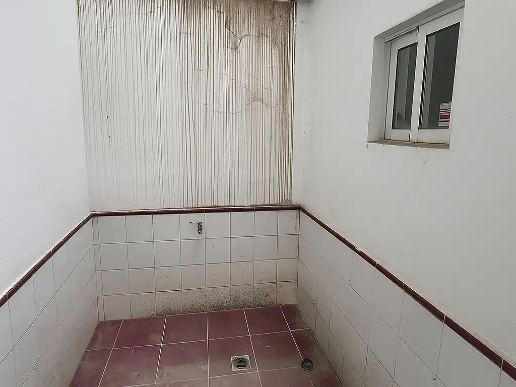 Bathroom of Commercial properties for sale in Valencia  with Alarm