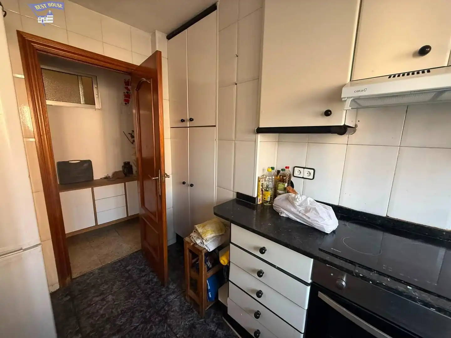 Cuina de Pis en venda en Rubí amb Calefacció, Terrassa i Balcó