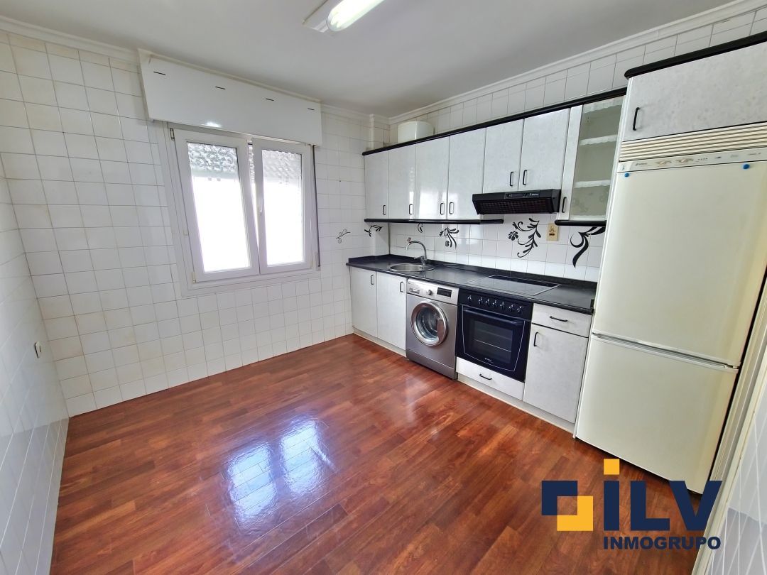 Kitchen of Flat for sale in Santurtzi   with Terrace