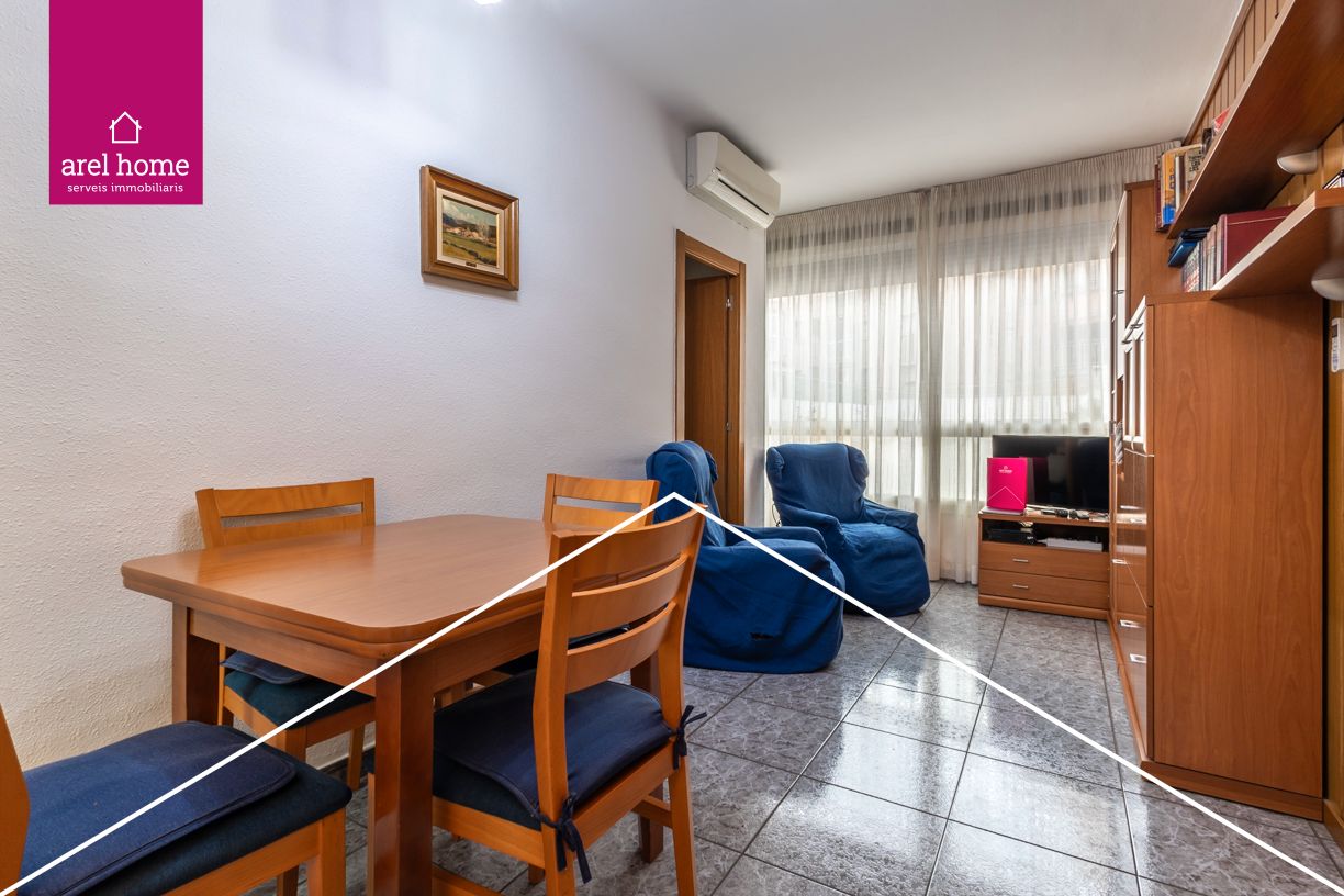 Außenansicht von Wohnung zum Verkauf in Esplugues de Llobregat mit Klimaanlage, Heizung und Parkett