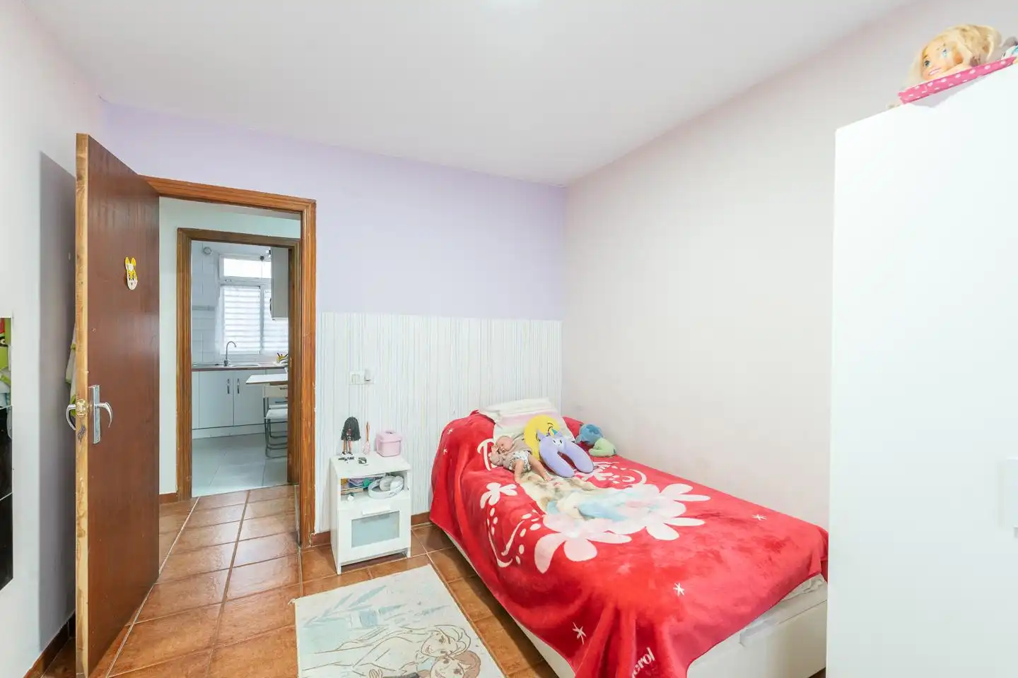 Habitación de Planta baja en venta en Oviedo  con Calefacción y Amueblado