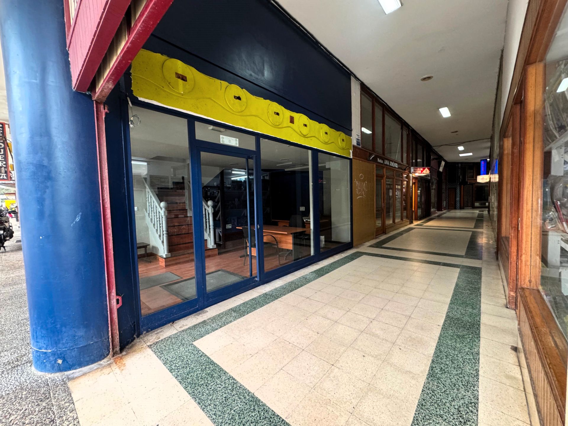 Premises for sale in Laredo