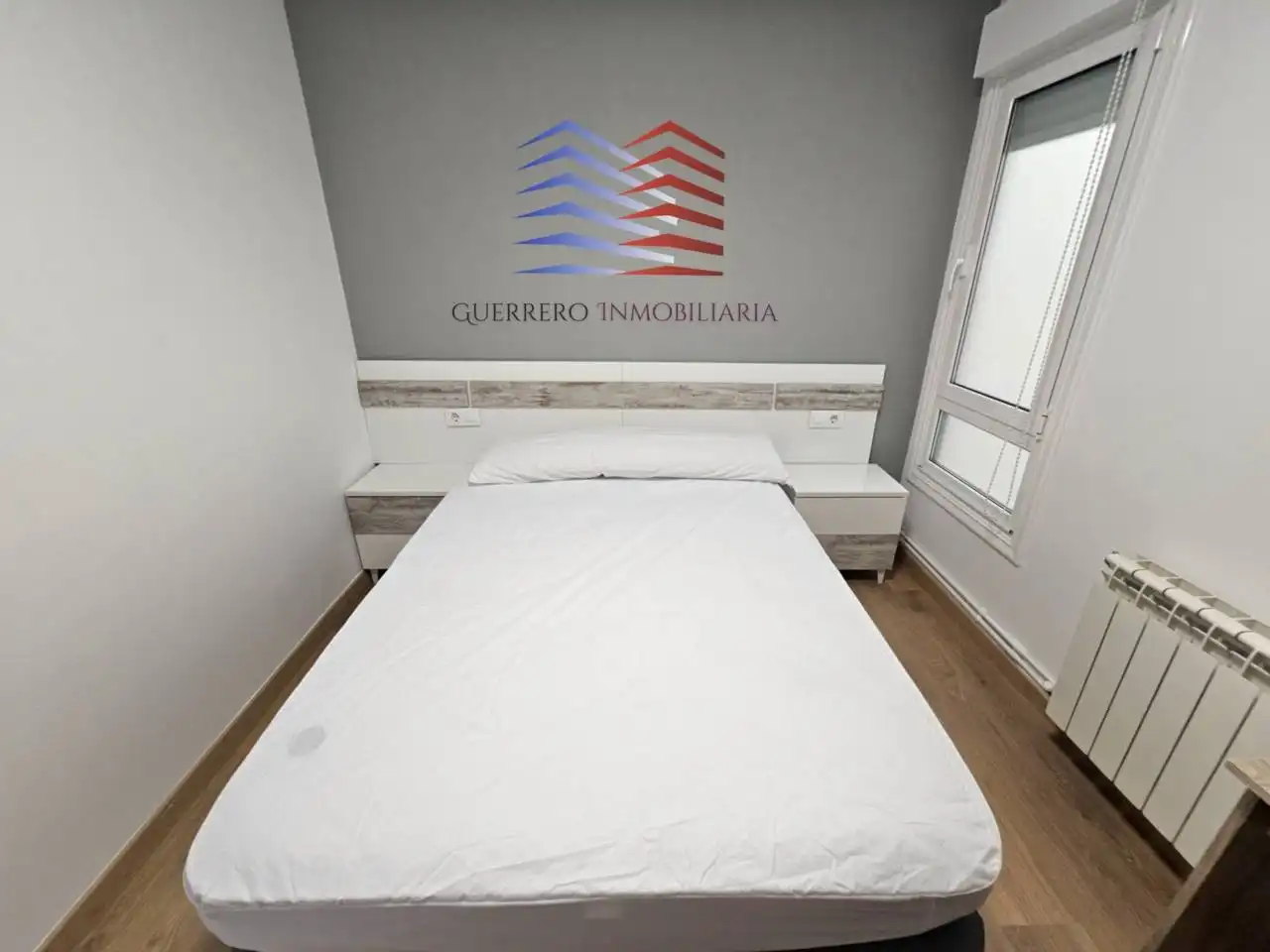 Schlafzimmer von Wohnungen zur Miete in Ourense Capital  mit Heizung, Parkett und Möbliert