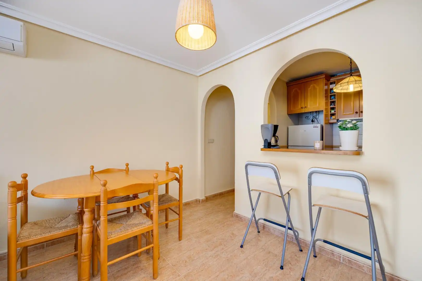 Cocina de Apartamento en venta en Torrevieja con Aire acondicionado, Terraza y Trastero