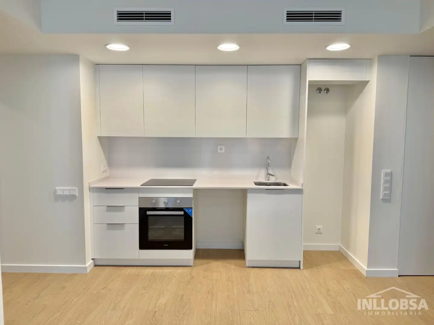 Kitchen of Flat for rent in Manresa  with Air Conditioner, Heating and Parquet flooring