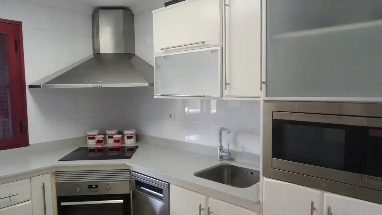 Küche von Wohnung zur Miete in Las Palmas de Gran Canaria mit Privatgarten, Terrasse und Möbliert