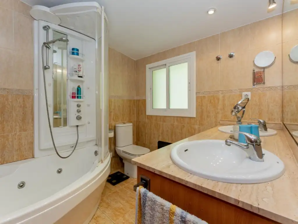 Bathroom of Houses for sale in Sitges