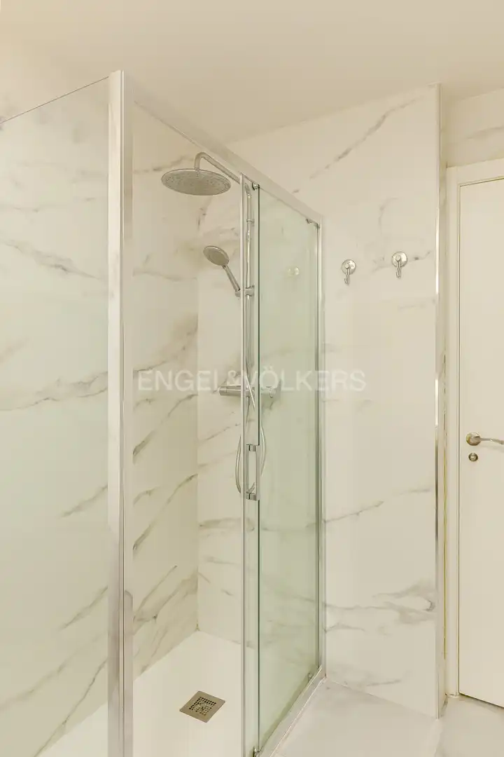 Badezimmer von Wohnung zur Miete in Madrid mit Klimaanlage, Heizung und Möbliert